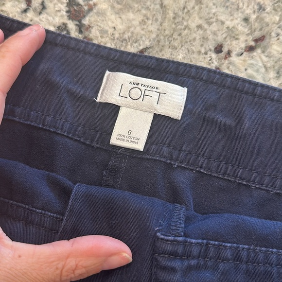 Ann Taylor Loft Navy Shorts women’s size 6 - Picture 5 of 5